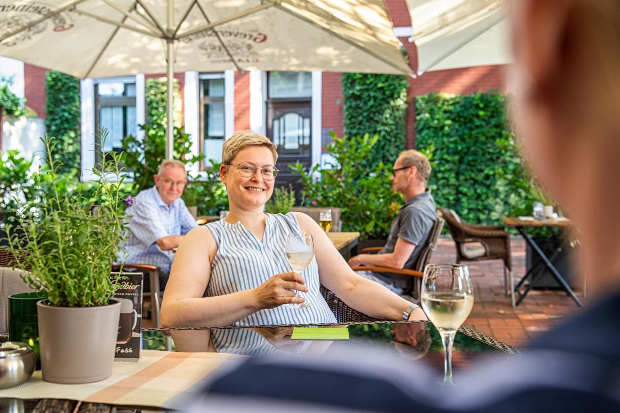 Hotel Restaurant "Zur Post" Holdorf Bagian luar foto